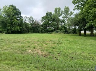 S Polk Ave, Wagoner, OK 74467