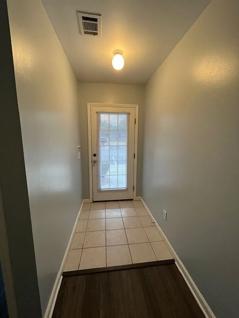 Comfortable and Convenient 3 Bedroom Townhome in Wilmington, NC — Photo 3