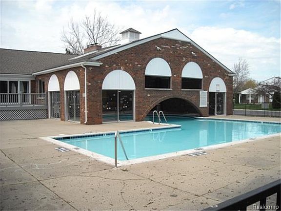 4th image of 24539 Olde Orchard St #9