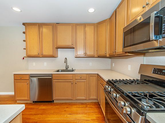 2nd image of 2 Meadow Lakes Dr #1