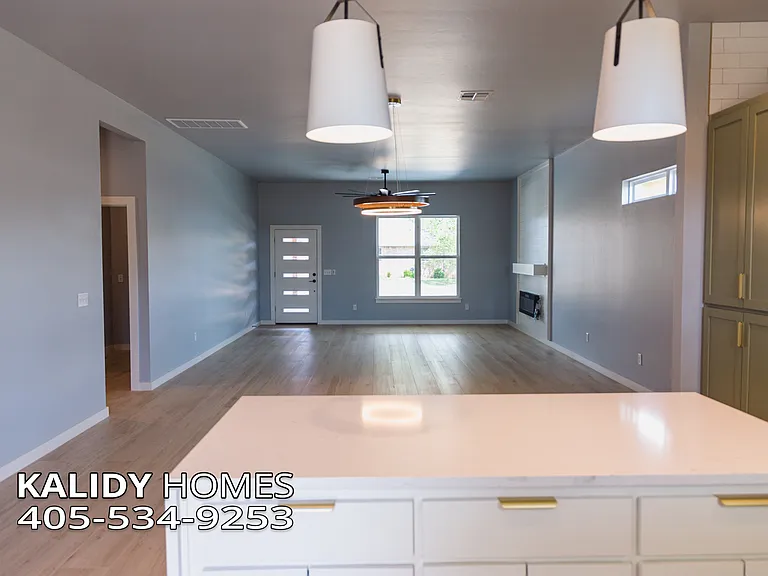 905 S Howard Ave — Photo 7