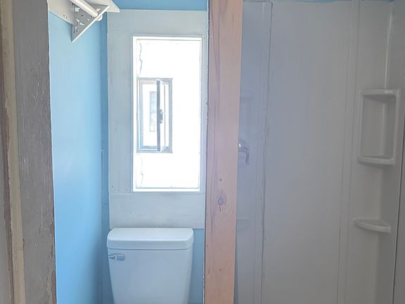 3rd image of 27 Windsor St #A