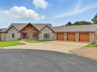 126 Twin Cavern Trl, Reeds Spring, MO 65737