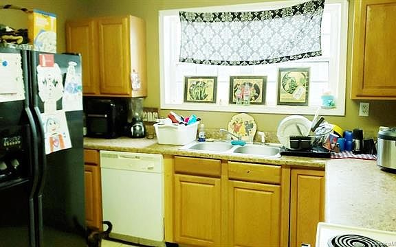 4th image of 1015 Wilmington Ave