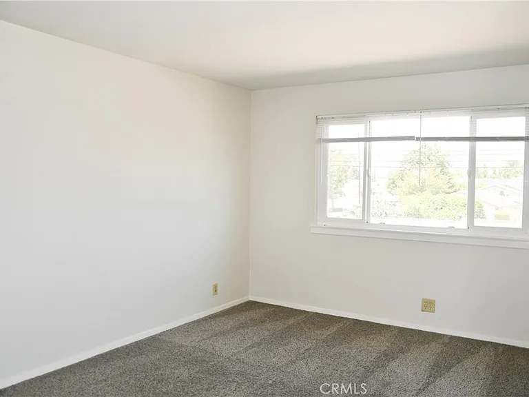 522 E Collins Ave — Photo 43