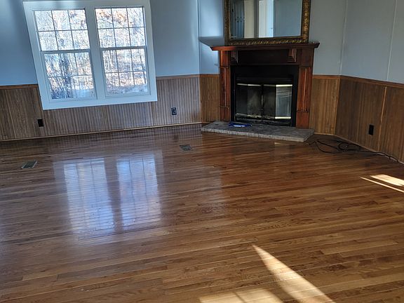 4th image of 339 Rolling Meadows Dr