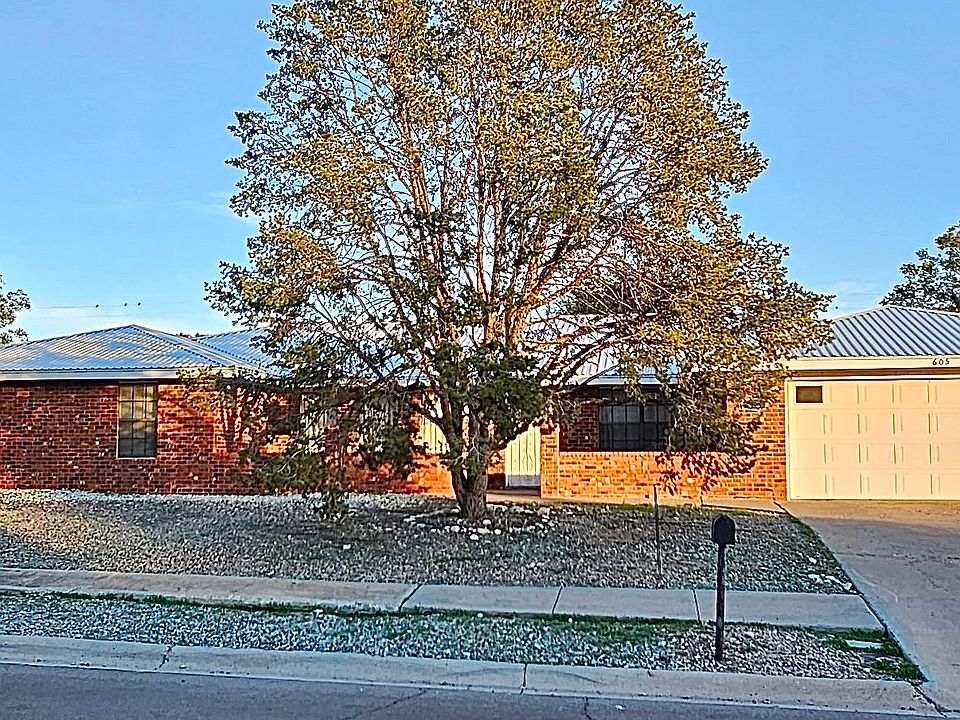 1st image of 605 Estrellita Dr