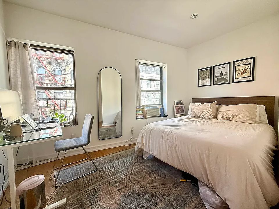 2nd image of 10 Spring St APT 3