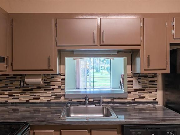 3rd image of 1800 N Lauderdale Ave APT 1114