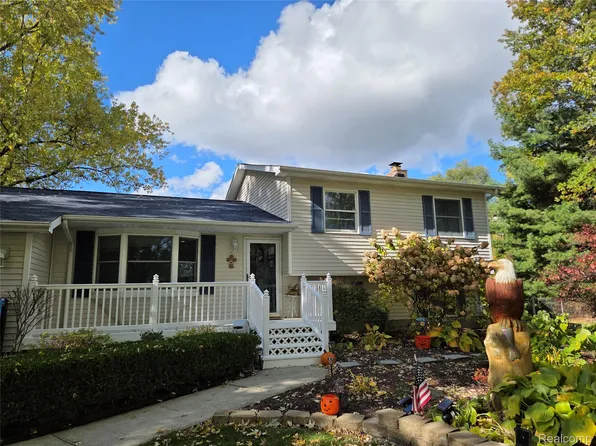 7030 Porter Rd, Grand Blanc, MI 48439