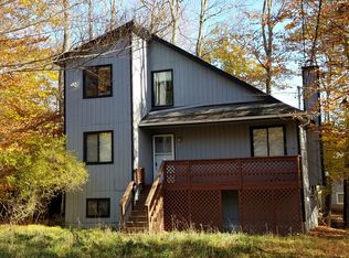 8498 Bumble Bee Way, Tobyhanna, PA 18466