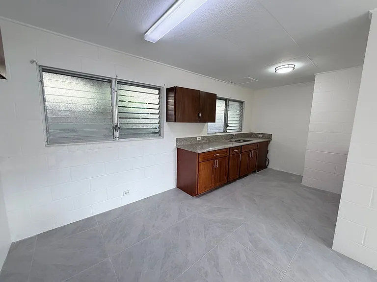 2210 N School St — Photo 10