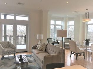 195 Lagrange St, Chestnut Hill, MA 02467