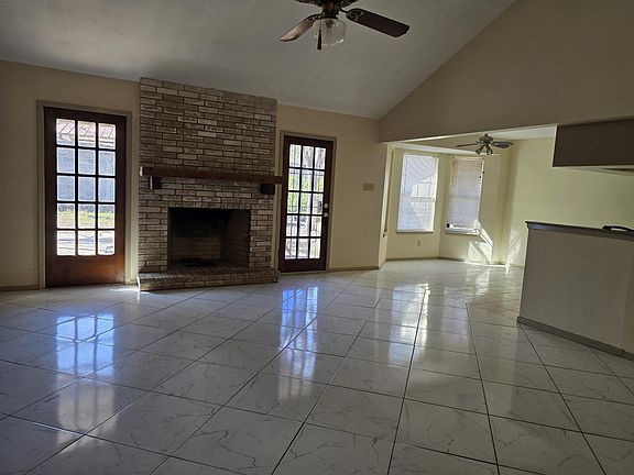 3rd image of 901 Carrol Dr
