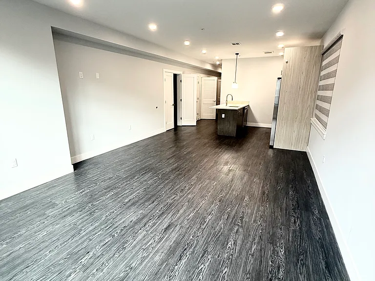 6111 Jackson St #2 — Photo 17