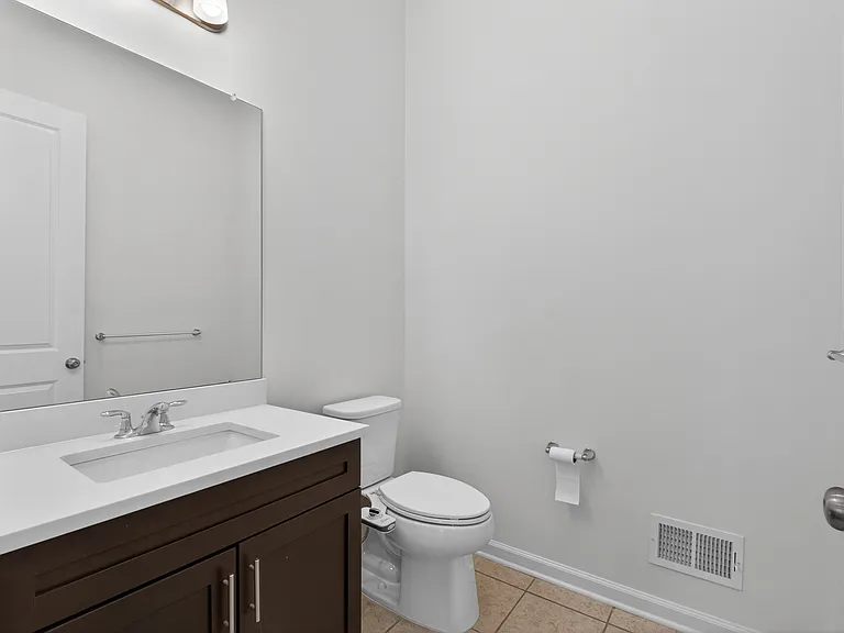 60 Roosevelt Dr — Photo 18