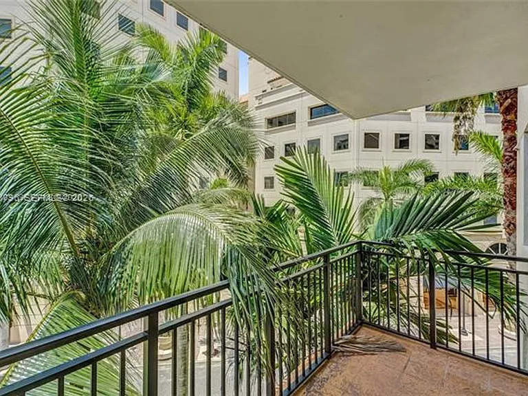 888 Douglas Rd #CU-304 — Photo 3