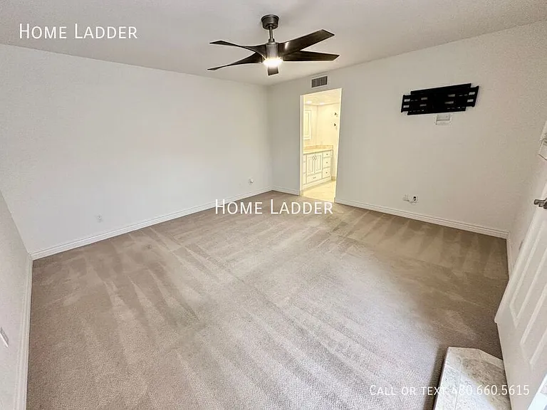 8084 E Del Laton Dr — Photo 9