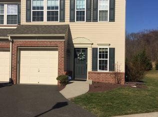 3 Oak Leaf Ln, Tinton Falls, NJ 07712