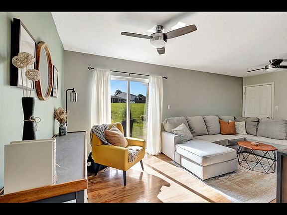 5th image of 215 Barley Cir #1