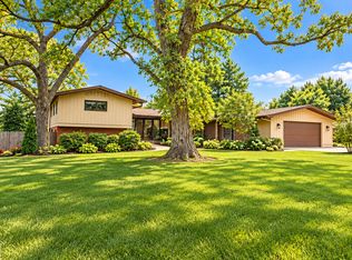 10S073 Clarendon Hills Rd, Willowbrook, IL 60527