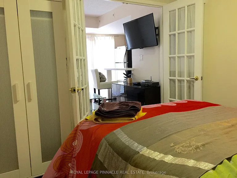 26 Western Battery Rd #210 — Photo 15