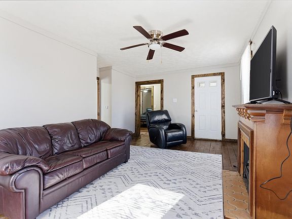 5th image of 301 N 2nd Ave