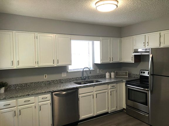 2nd image of 2245 Pineknoll Ter