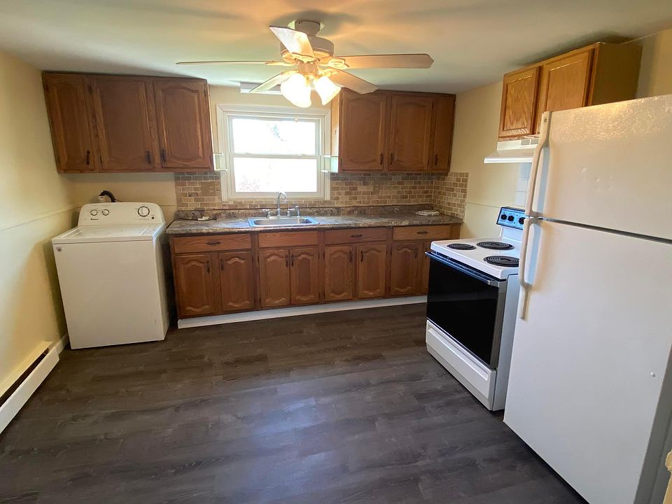 1st image of 146 Laurel Ave Floor 2