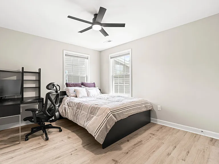 900 Vandalia Dr — Photo 13