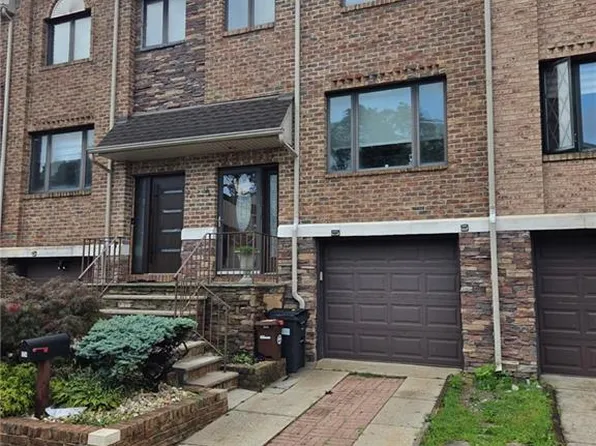 124 North Dr, Staten Island, NY 10305