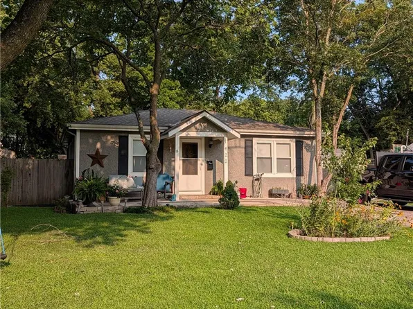622 N Chestnut St, Olathe, KS 66061