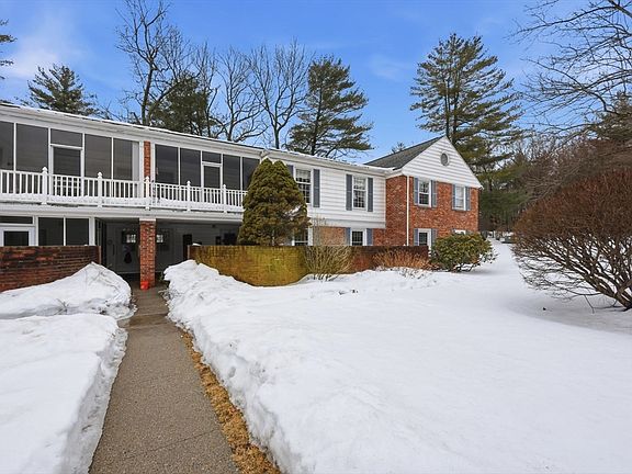 4th image of 20 Jamestown Dr APT B