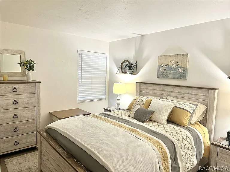 636 E Gilchrist Ct #2A — Photo 7