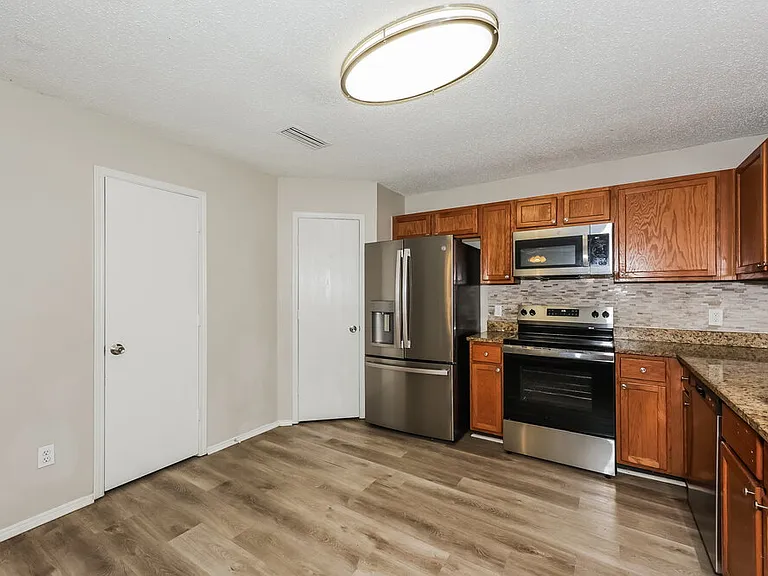 1213 Singletree Ct — Photo 9