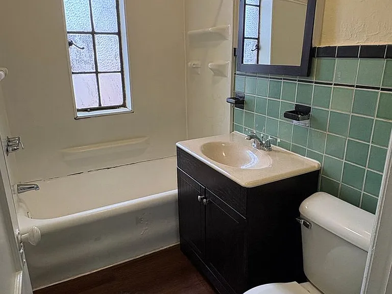 1270 N Main St — Photo 6