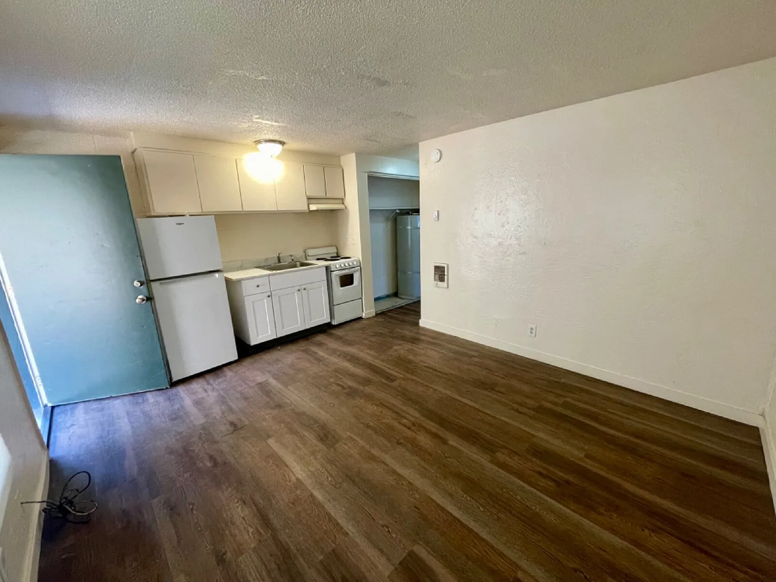 1 bed, 1.0 bath, $925 — Photo 3