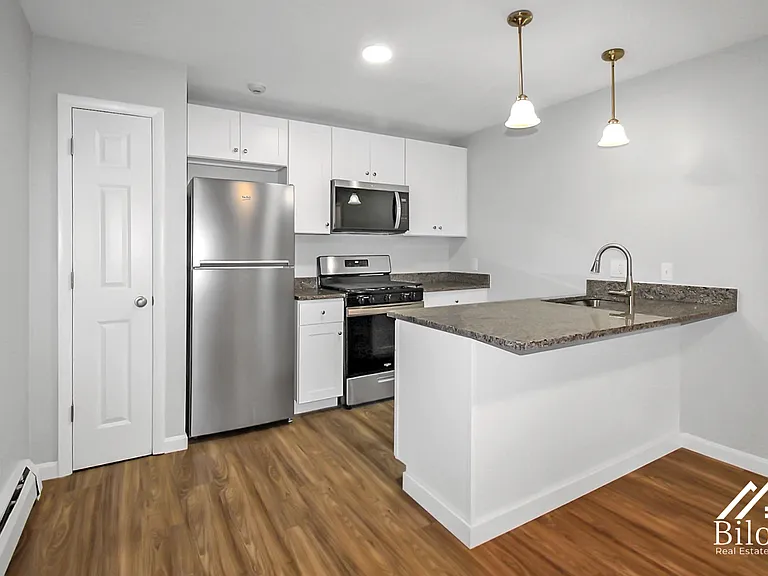 1250 South Broadway — Photo 24