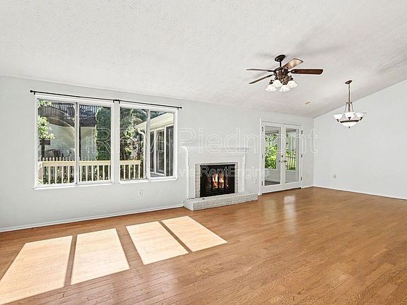 2nd image of 10475 Willow View Cir