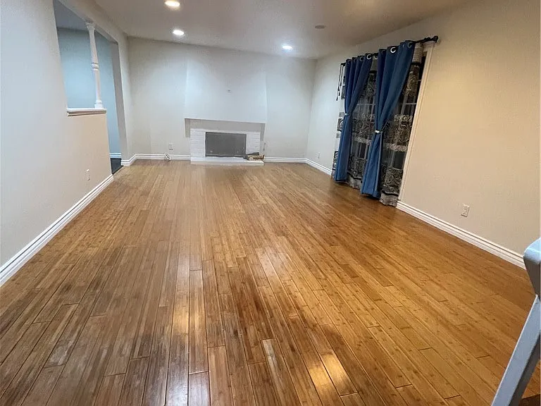 27909 Wellston Dr — Photo 4
