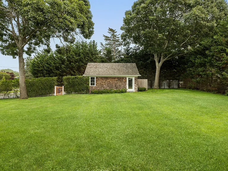 93 Redwood Rd — Photo 32