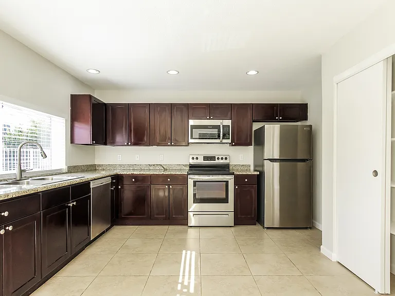 8301 E Turney Ave — Photo 6
