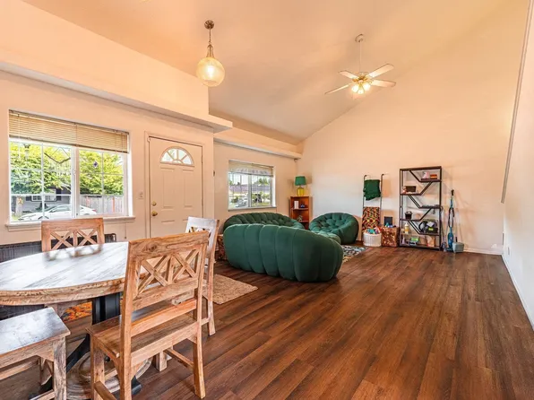 584 S 41st St, Springfield, OR 97478