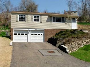 3061 Sebolt Rd, South Park, PA 15129