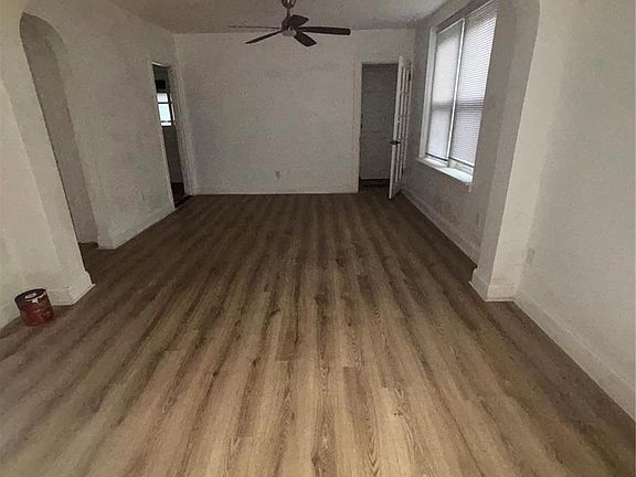 3rd image of 6740 Robbins Ave
