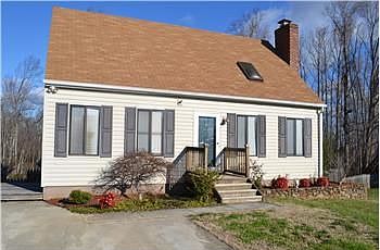 1st image of 124 Cobblestone Dr