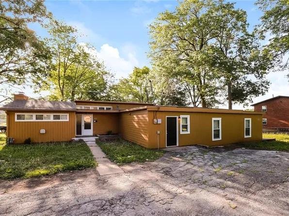 7415 W 61st St, Overland Park, KS 66202