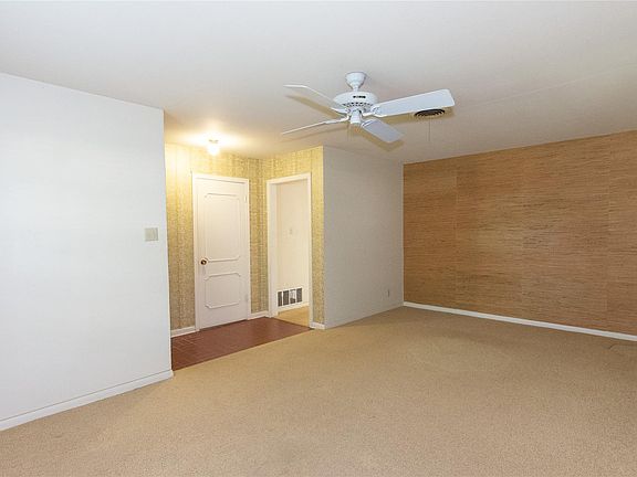 4th image of 3109 Pinecrest Dr