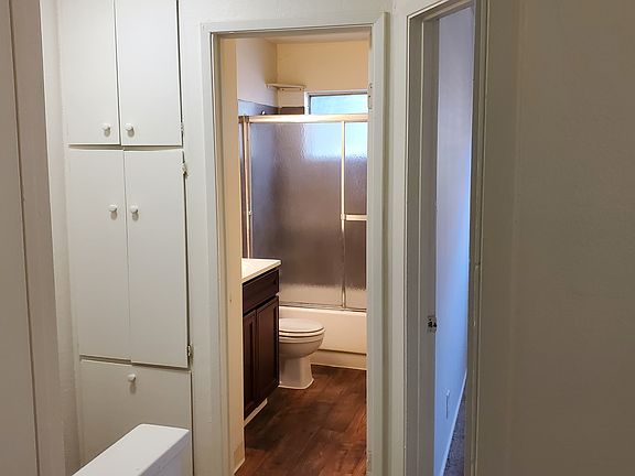 5th image of 2418 T St APT 2