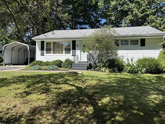3rd image of 598 Maxwell Dr